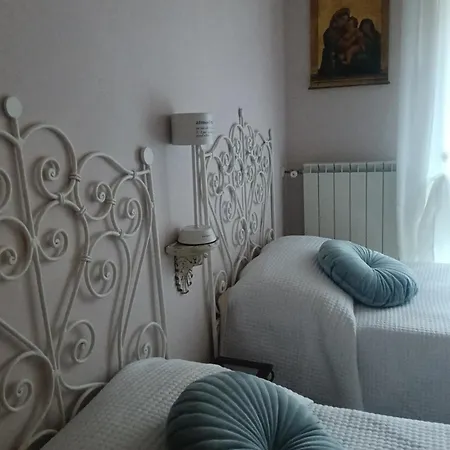 Semesterbostad Borgosulnera - La Via Di Francesco *